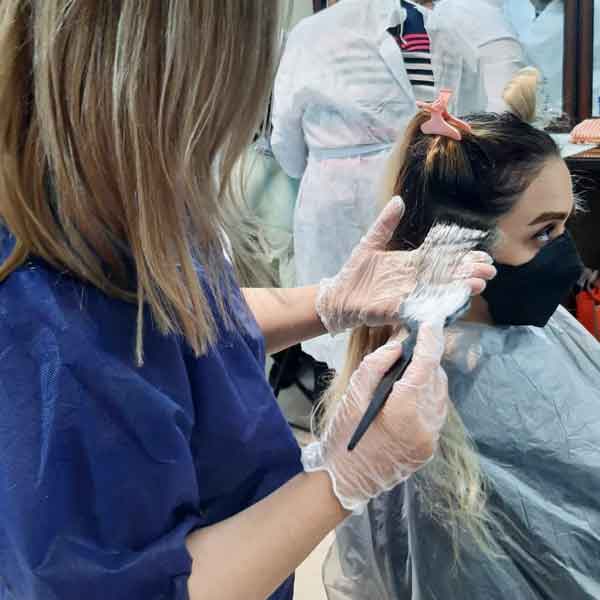 دکلره چیست و نکات بلوند کردن مو - آموزشگاه آرایشگری زنانه فنی حرفه ای گل گیس شرق تهران (تهرانپارس)